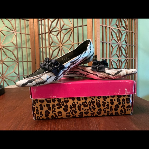Cindy says zebra flats - Picture 2 of 11